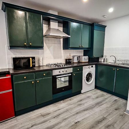 Modern City Centre Apartment Белфаст Экстерьер фото